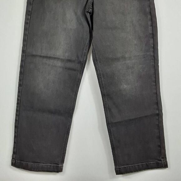 Ladies
High Rise Jeans NWT - Picture 3 of 9